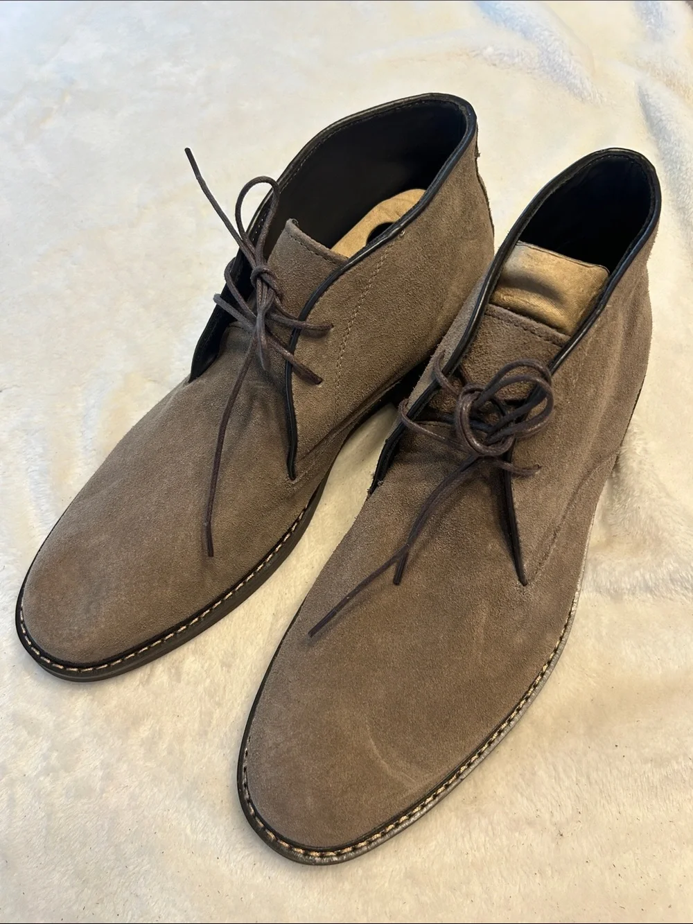Nordstrom Men's Suede Chukka Boots in Taupe